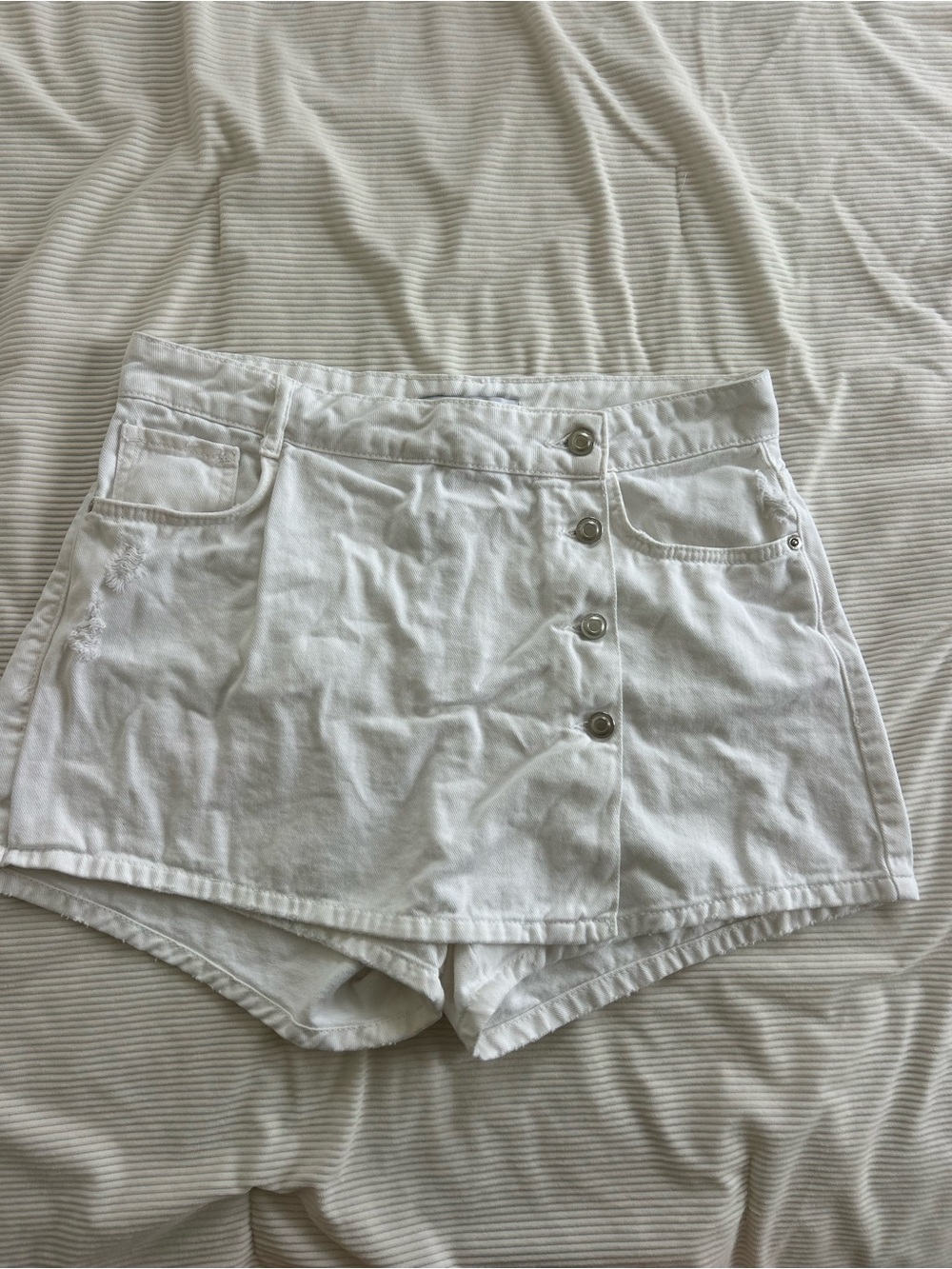 White High-Rise Button-Front Women’s Skort